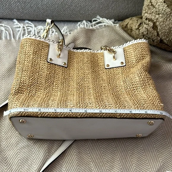 Summer Straw Michael Kors Handbag with White Leather Straps - Picture 12 of 17